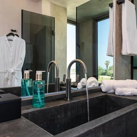 Nalu & Adults Only فندق 5*