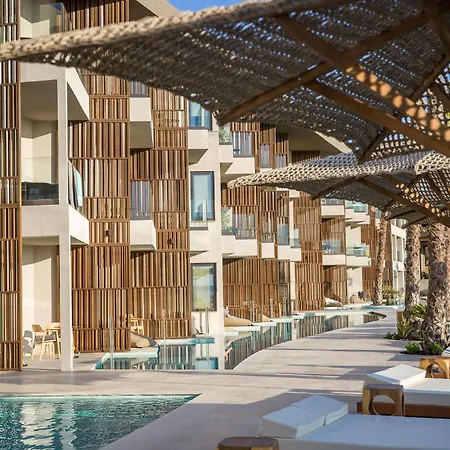 Nalu & Adults Only Hotell