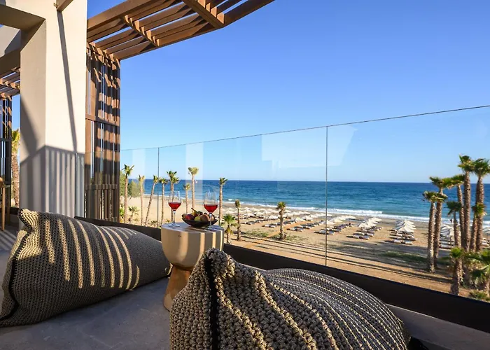 Nalu & Adults Only מלון העיירה רתימנו