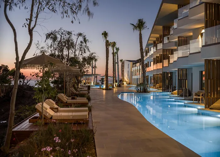 מלון Nalu & Adults Only