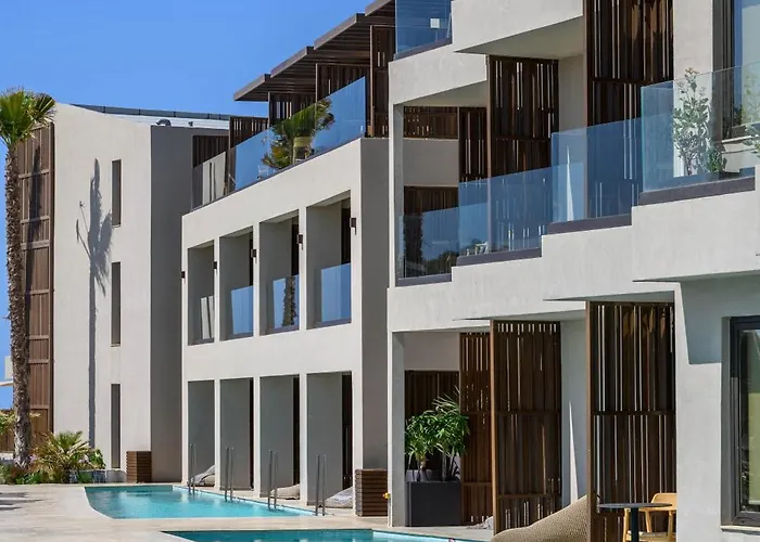 Nalu & Adults Only מלון העיירה רתימנו